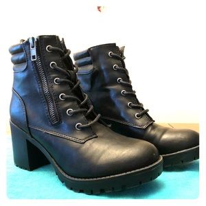 Trash Side-zip Black Combat Boots • Size 6